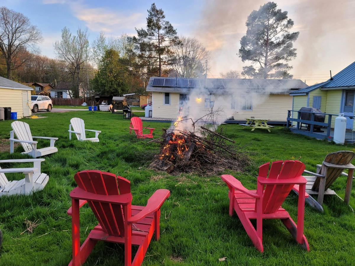 Fun Place With A Sandy Beach For Swimming, Boating, And Fishing, Featuring 3 Available Cabins Fenelon Falls Экстерьер фото